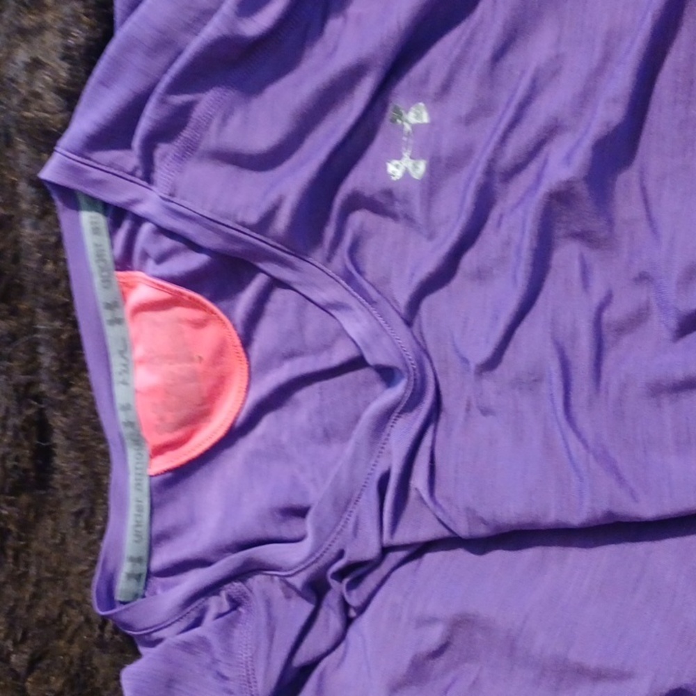 Size M lady under armour shirt - Picture 1 of 1